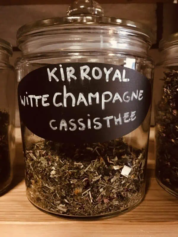 Kir Royal witte champagne cassis thee per ons