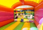 Springkussen 4 x 3 m mini feest met dak - Afbeelding 2