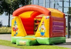 Springkussen 4 x 3 m mini feest met dak