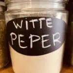 Witte peper gemalen per ons
